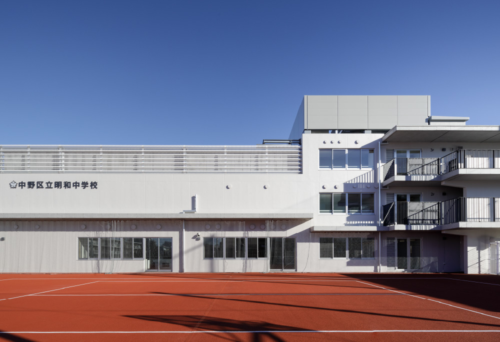中野区立明和中学校 Meiwa Junior High School of Nakano City外観西面