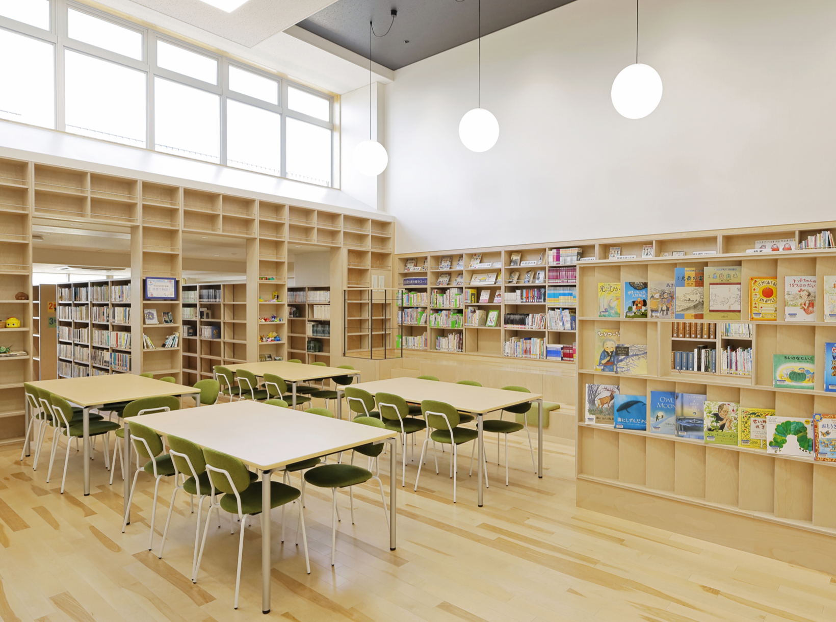 �ʐ^�@���f�B�A�Z���^�[�B�V�䂩��݂艺�����ۂ����C�g�͊w�Z�̏ے��ɁB