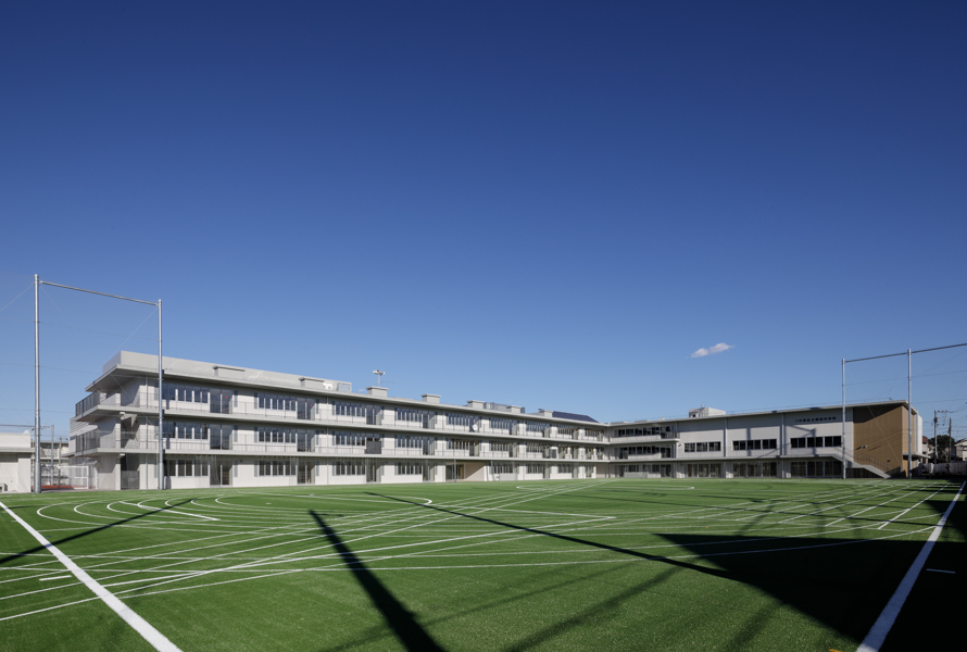 �ʐ^�@�O�ρB���������̂���Z��X�Ɍ��A�������ꂽ�Z�ɁB