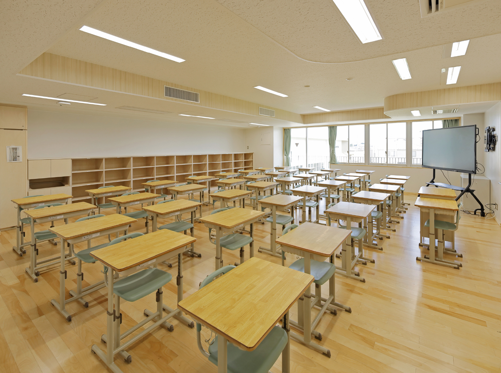 �ʐ^�@���ʋ����B�܂�グ�V����̗p���A�V��̍������m�ہB