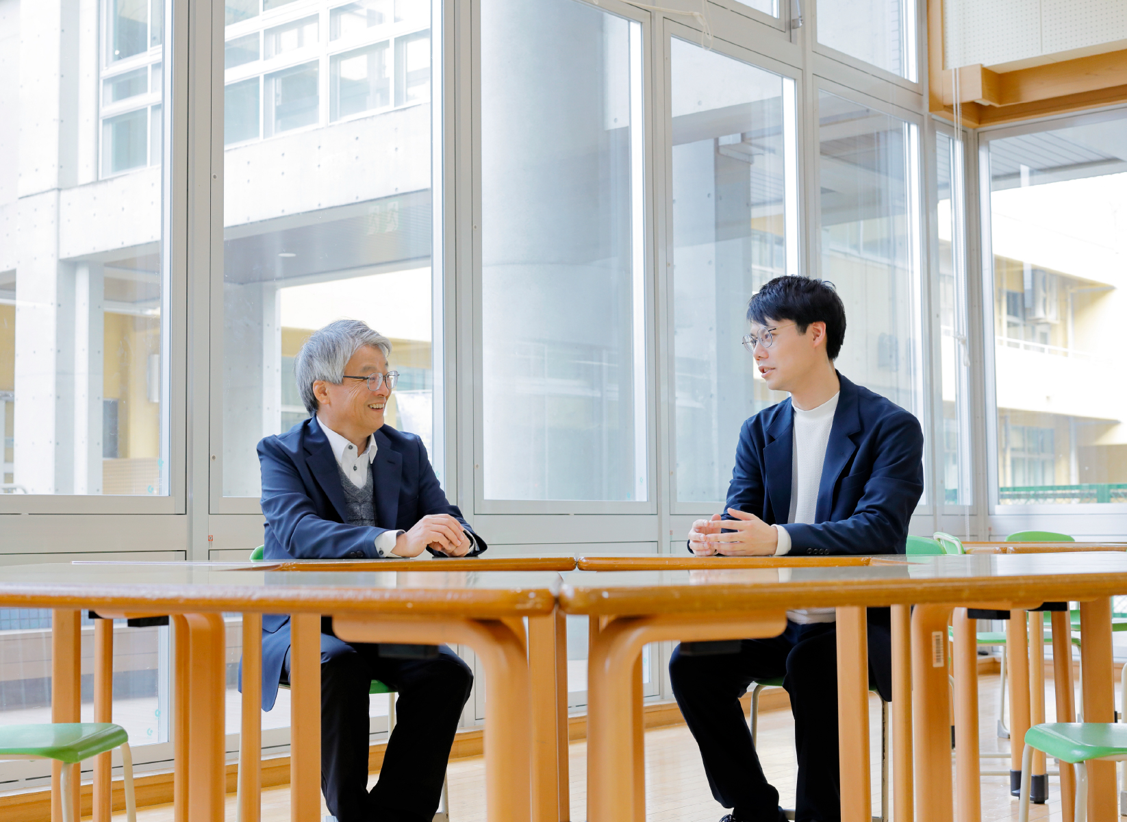 �ʐ^�B2�w���������̃����`���[���B�n��ɊJ���ꂽ��ԂƂ��đ��ړI�ɗ��p�ł���B